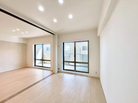 ���̑����ρ@�o���R�j�[���J�������v���X���Ă����m��  