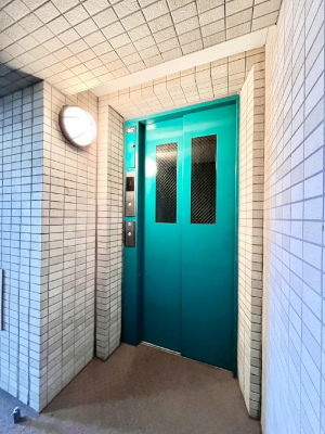 ���̑��@����̏�艺��ɕ֗��ȃG���x�[�^�[�I