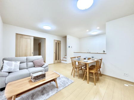 ���r���O�@�Z�ޕ��̌��������o�����A�C���e���A���l����̂��y���݂ȃ��r���O�ł��I 