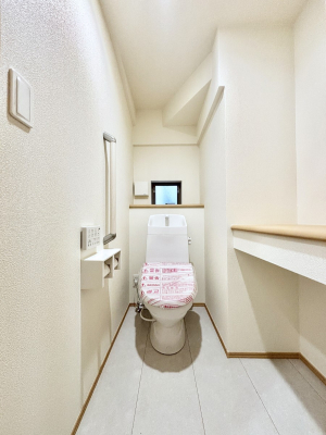 �g�C���@�g�C����1�K��2�K���ꂼ��ɔz�u����Ă��ĂƂĂ��֗��ł��B 