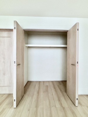 ���[�@�m���̃N���[�[�b�g�B���s��������̂Ō���̈ߗނ�����������܂�܂��B