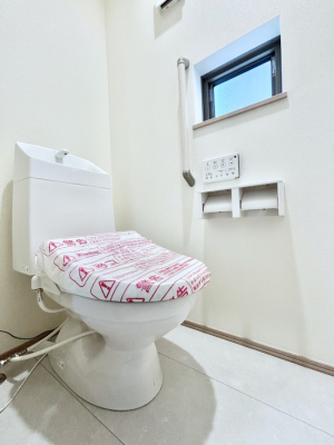 �g�C���@�g�C����1�K��2�K���ꂼ��ɔz�u����Ă��ĂƂĂ��֗��ł��B 