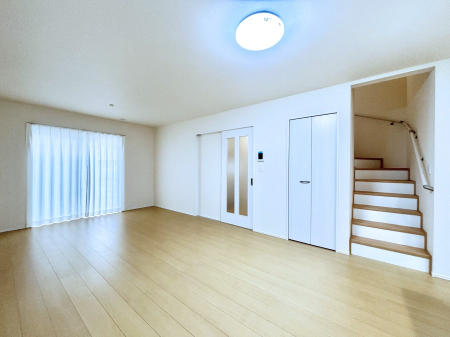 ���̑����ρ@�����u�������܁v�u��������v�Ƒ��Ƃ̃R�~���j�P�[�V�������[�܂郊�r���O�C���K�i������܂��B 