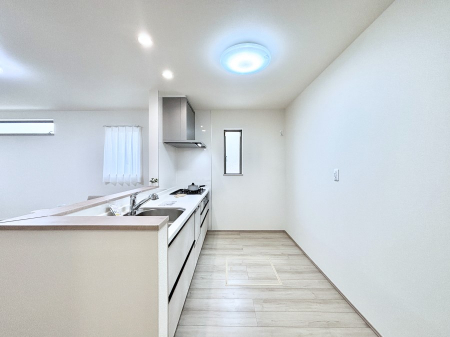 �L�b�`���@�u�₩�ȕ����ʂ蔲����L�b�`���B��������̂Ŗ��邭���C�ɂ��𗧂��܂��B