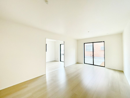 ���̑����ρ@�Ƒ��̏Ί炪���R�Ɛ��܂�Ă���A����ȕ��͋C�̃_�C�j���O�Ɏd�オ���Ă��܂��B