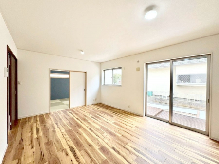 ���̑����ρ@�傫�ȑ����炽���Ղ�̗z���ƕ����������郊�r���O  