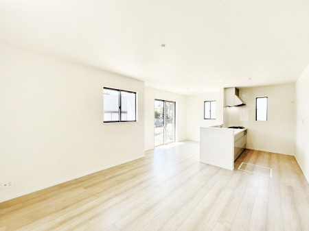 ���r���O�@���邢�z���������A�����̕��͋C�ɖ�������郊�r���O�_�C�j���O