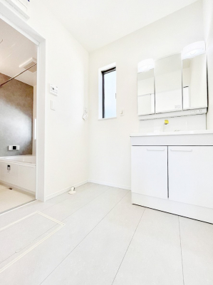 ���̑��@1���̎n�܂���S�n�悭�I�_�炩�Ȓ��̌����������鑋���������ʎ�