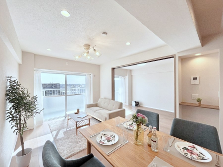 ���r���O�@�傫�ȑ����炽���Ղ�̗z���ƕ����������郊�r���O