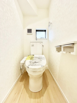 �g�C���@�g�C����1�K��2�K���ꂼ��ɔz�u����Ă��ĂƂĂ��֗��ł��B 