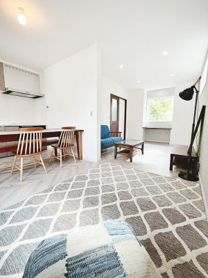 ���r���O�@�Ƒ��c���̎��Ԃ����������Ȃ��났�̃��r���O�_�C�j���O�B 