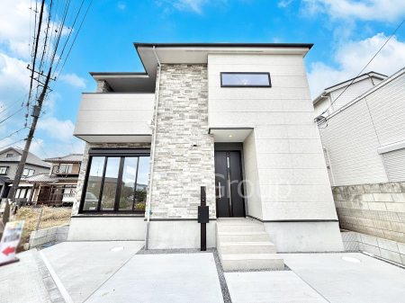 ���n�O�ώʐ^�@�������ꂽ�O�ρA�㎿�ȏZ��Ԃ��L���鎺���͉i�����S���ĉ߂�����Z���ł��B 