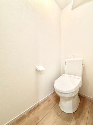 �g�C���@�g�C����1�K��2�K���ꂼ��ɔz�u����Ă��ĂƂĂ��֗��ł��B 