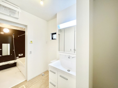 ���̑��@�L�X�Ƃ�Ƃ�̂��郉���h���[�X�y�[�X�B  