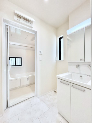 ���̑��@�������̂�����K��Ԃł��B�����̐g�x�x���C�����ǂ����g�������܂��B 