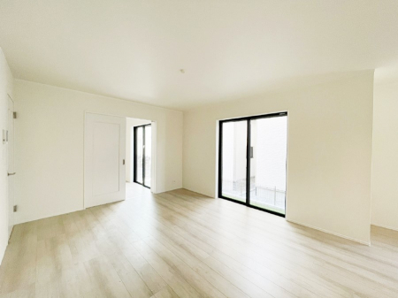 ���r���O�@�傫�ȑ����炽���Ղ�̗z���ƕ����������郊�r���O