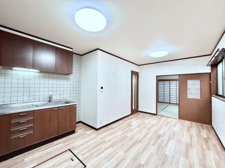 ���r���O�@�Ƒ��c���̎��Ԃ����������Ȃ��났�̃��r���O�_�C�j���O�B   