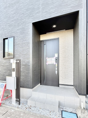 ���ց@��؂ȉƑ��A���q���o�}���錺�ցB���֑O�͉����t���ŉJ���~���Ă��Ă��G��ɂ����ł��B 