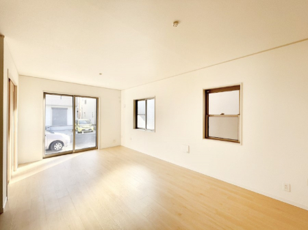 ���̑����ρ@�Ƒ��̏Ί炪���R�Ɛ��܂�Ă���A����ȕ��͋C�̃_�C�j���O�Ɏd�オ���Ă��܂� 