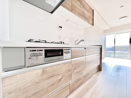 �L�b�`���@�������̂������ŉƑ��̏Ί炪�L����܂��I