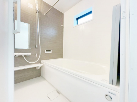 �����@����̔�������Ă���閾�邢�������̂���o�X���[��