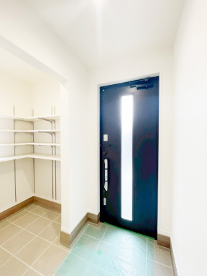 ���ց@�K���X�X���b�g�̓��������փh�A�������Ɍ���͂��Ă���܂�