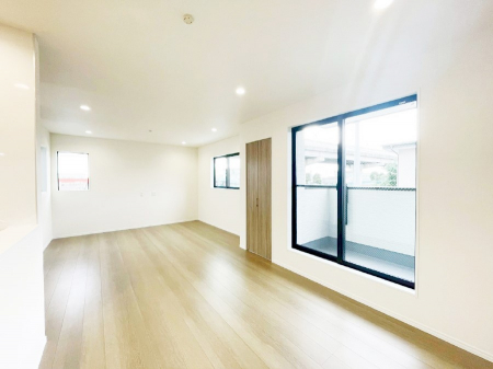 ���r���O�@�傫�ȑ����炽���Ղ�̗z���ƕ����������郊�r���O