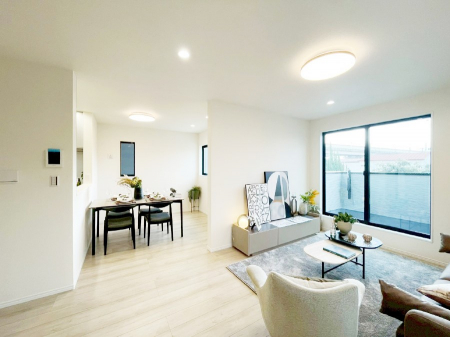 ���r���O�@�傫�ȑ����炽���Ղ�̗z���ƕ����������郊�r���O