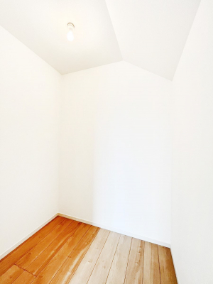 ���̑��@�G�߂̈ߗނ��X�b�L�����[�I��e�ʂ̎��[�͂����͓I��WIC�t���ł��B