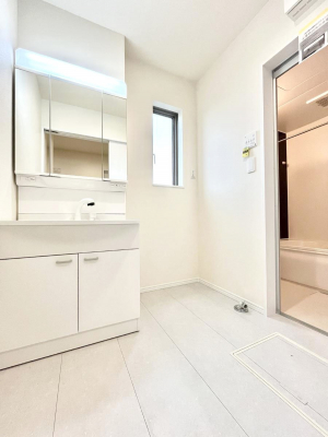 ���̑��@�������̂�����K��Ԃł��B�����̐g�x�x���C�����ǂ����g�������܂��B 