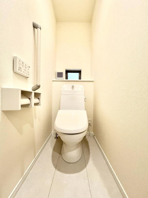 �g�C���@�g�C����1�K��2�K���ꂼ��ɔz�u����Ă��ĂƂĂ��֗��ł��B 