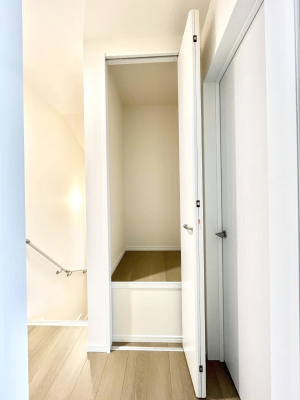 ���̑����ρ@�L�����[�B�|�������G�߂̏��������[���邱�Ƃ��ł��܂��B