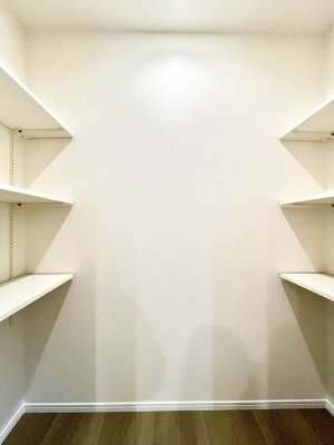 ���̑����ρ@�L�b�`���ɂ̓p���g���[�I�H�ނ̃X�g�b�N�͂������A���p�i�̎��[�Ȃǎg�����͂��낢��I