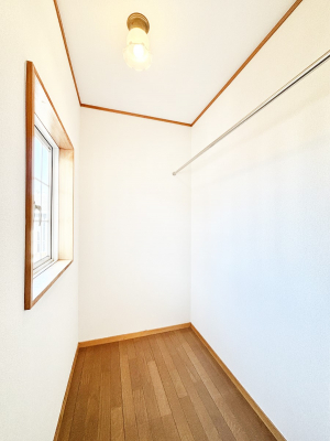 ���[�@�����Ղ�̎��[�X�y�[�X�ł��ł��Z��Ԃ��X�b�L���ۂĂ���