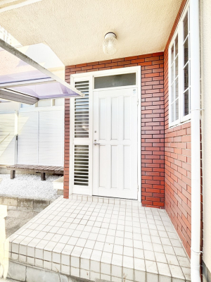 ���ց@��؂ȉƑ��A���q���o�}���錺�ցB