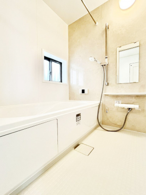 �����@����̔�������Ă���閾�邢�������̂���o�X���[��