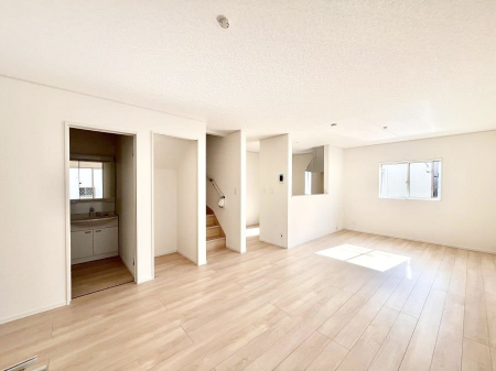 ���r���O�@���r���O�K�i���Ƒ��̏Ί�Ɖ�b���Ȃ��ł���܂�  