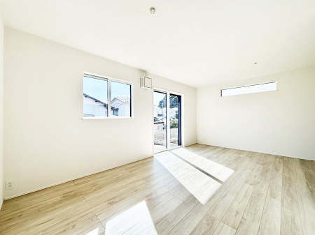 ���r���O�@�傫�ȑ����炽���Ղ�̗z���ƕ����������郊�r���O