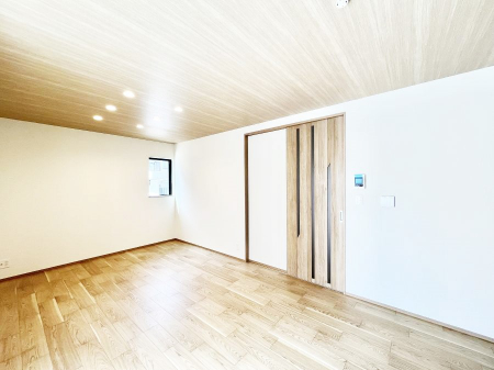 ���̑����ρ@�Ƒ������R�ƏW�܂�e���̃X�y�[�X�ɂȂ肻��