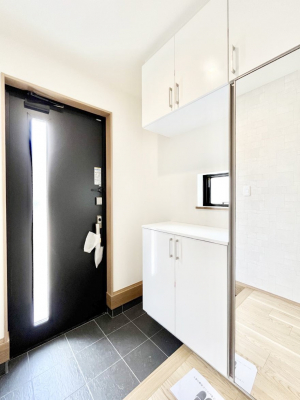 ���ց@�K���X�X���b�g�̓��������փh�A�������Ɍ���͂��Ă���܂�