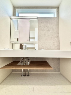 ���ʑ�E���ʏ��@��Ƃ�̐��ʃX�y�[�X�Œ��̐g�x�x���X���[�Y��