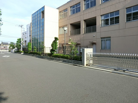 ���ӊ��@���w�Z 780m �t�����s�������쏬�w�Z