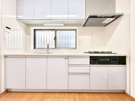 �L�b�`���@�u�₩�ȕ����ʂ蔲����L�b�`���B��������̂Ŗ��邭���C�ɂ��𗧂��܂��B