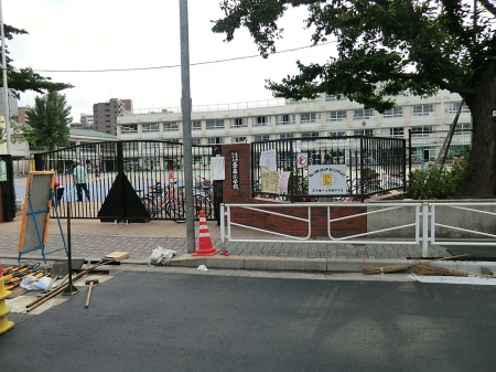 ���ӊ��@���w�Z 500m �k�旧���q��ꏬ�w�Z