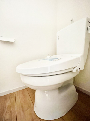 �g�C���@�g�C����1�K��2�K���ꂼ��ɔz�u����Ă��ĂƂĂ��֗��ł��B 