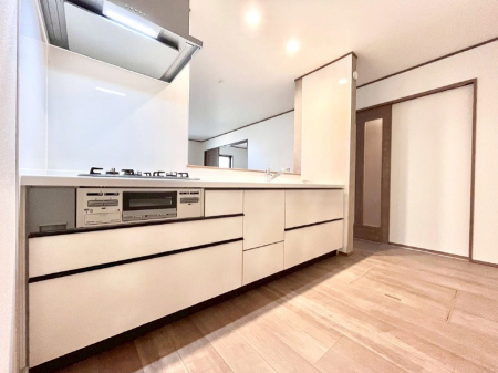 �L�b�`���@���������Ȃ���ł����Ƒ��Ƃ̉�b���y���߂�ΖʃL�b�`��