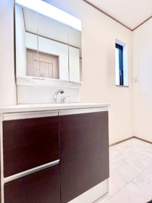 ���̑��@�������̂�����K��Ԃł��B�����̐g�x�x���C�����ǂ����g�������܂��B 