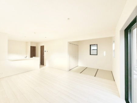 ���̑����ρ@���邢�z���������A�����̕��͋C�ɖ��������_�C�j���O�B   