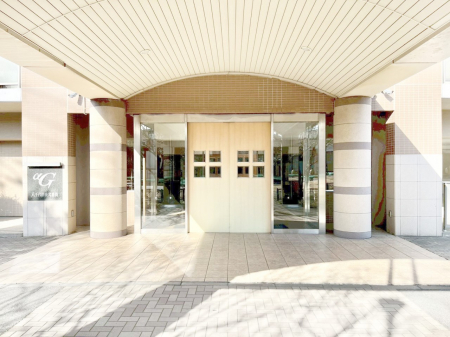 �G���g�����X�@�������������͋C�̃G���g�����X