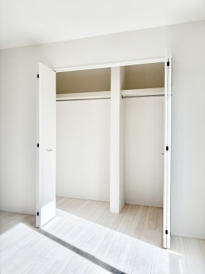 ���[�@�m���̃N���[�[�b�g�B���s��������̂Ō���̈ߗނ�����������܂�܂��B